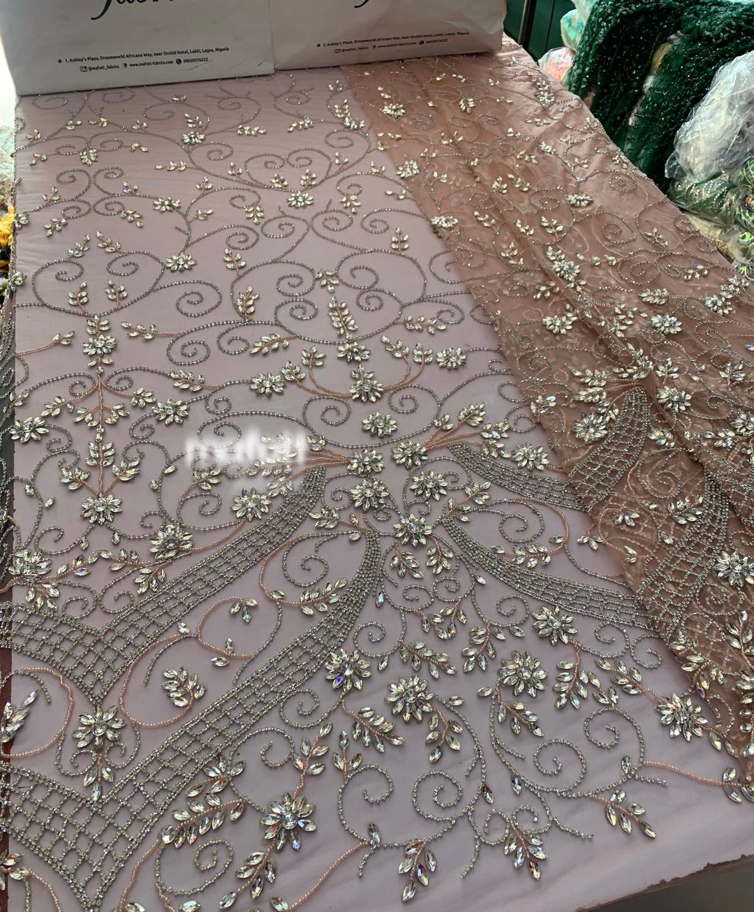 Lira (4 yards)