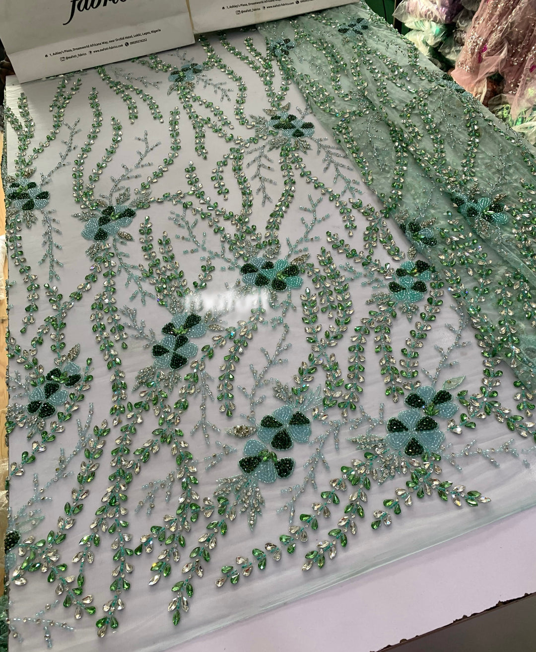 Crystal 411 (4 yards)
