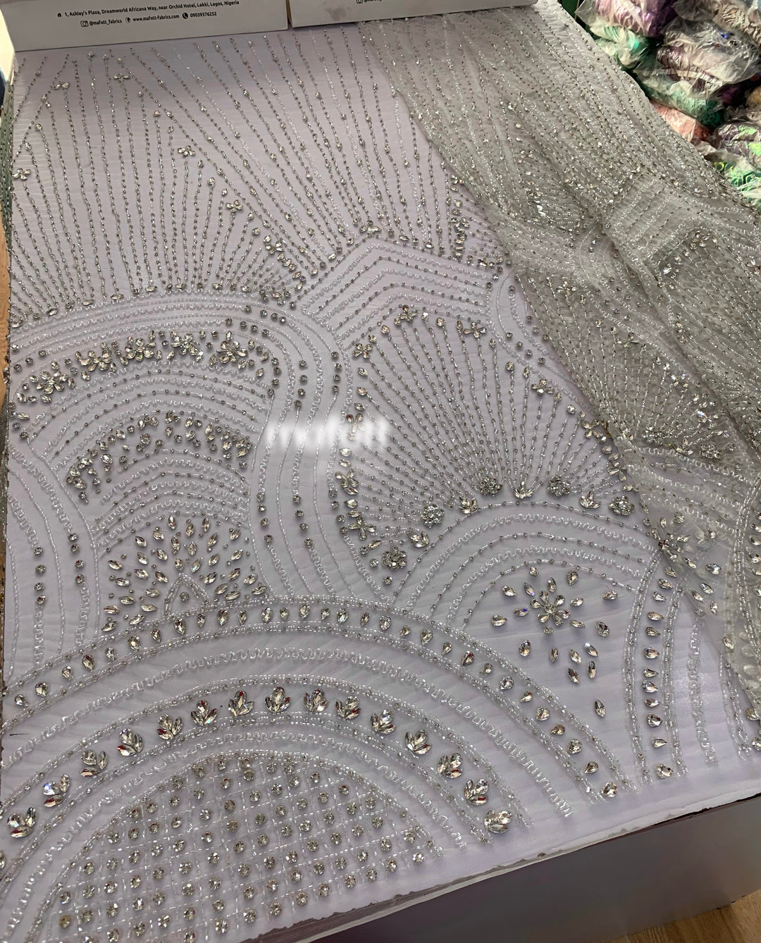 Crystal 410 (4 yards)