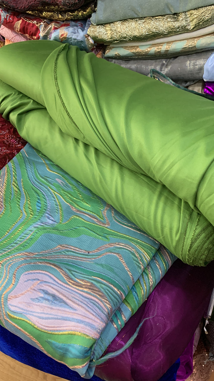 Whirl BR - Price is for 1 yard (Minimum is 2 yards)