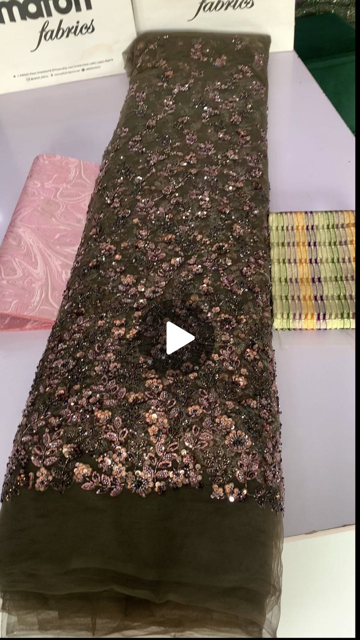 Tana (3.5 yards)