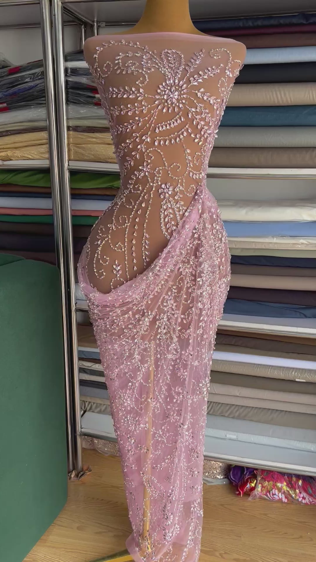 Crystal 700 (4 yards)